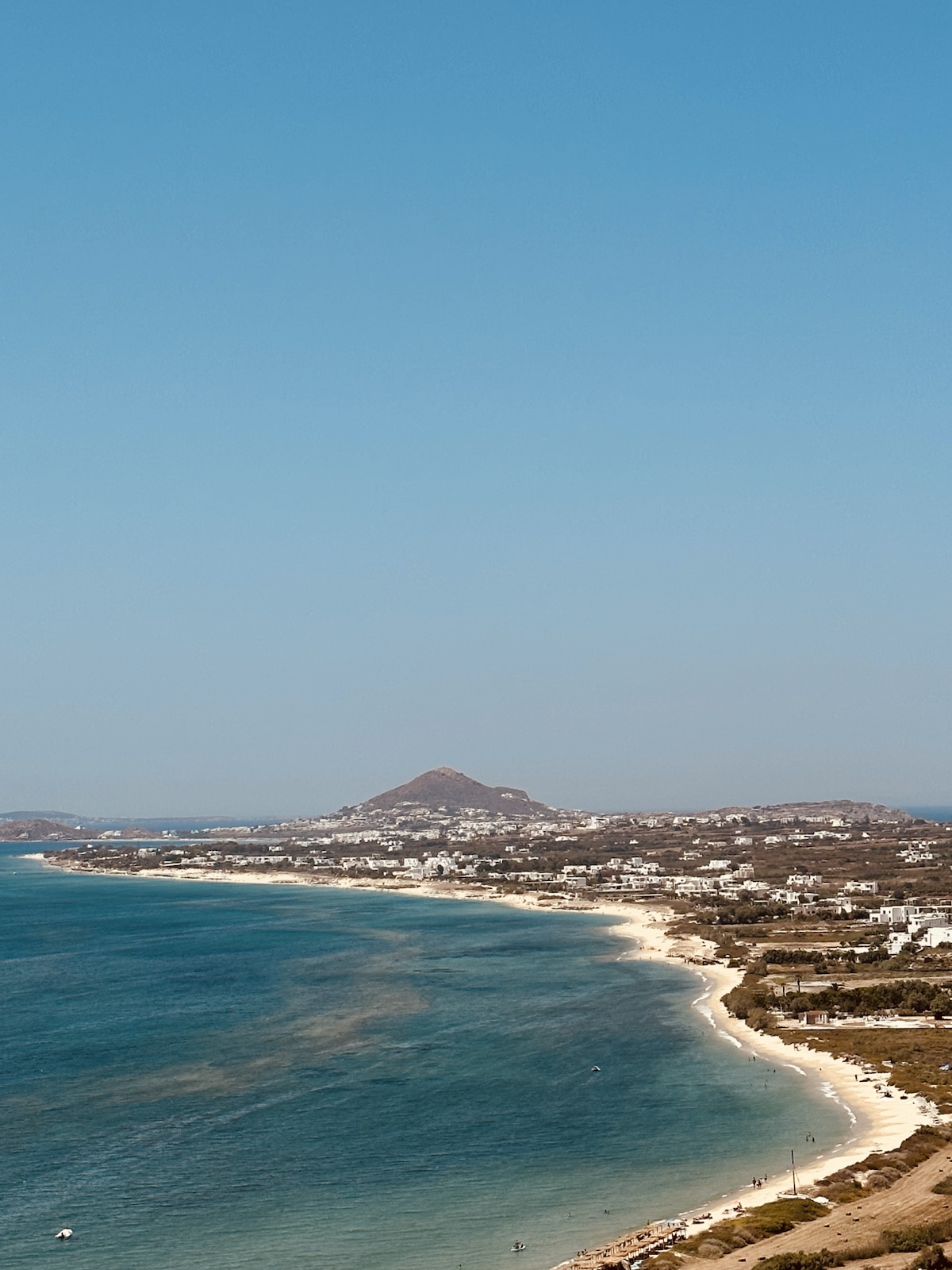 Naxos mit weitem Blick über Strand und Küste